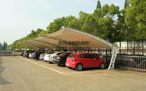 商丘一中新苑膜結(jié)構(gòu)車(chē)棚